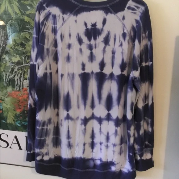 GREEN TEA Size XL Sweatshirt, blue and white tie-dye long sleeve, Crewneck. - Picture 2 of 6
